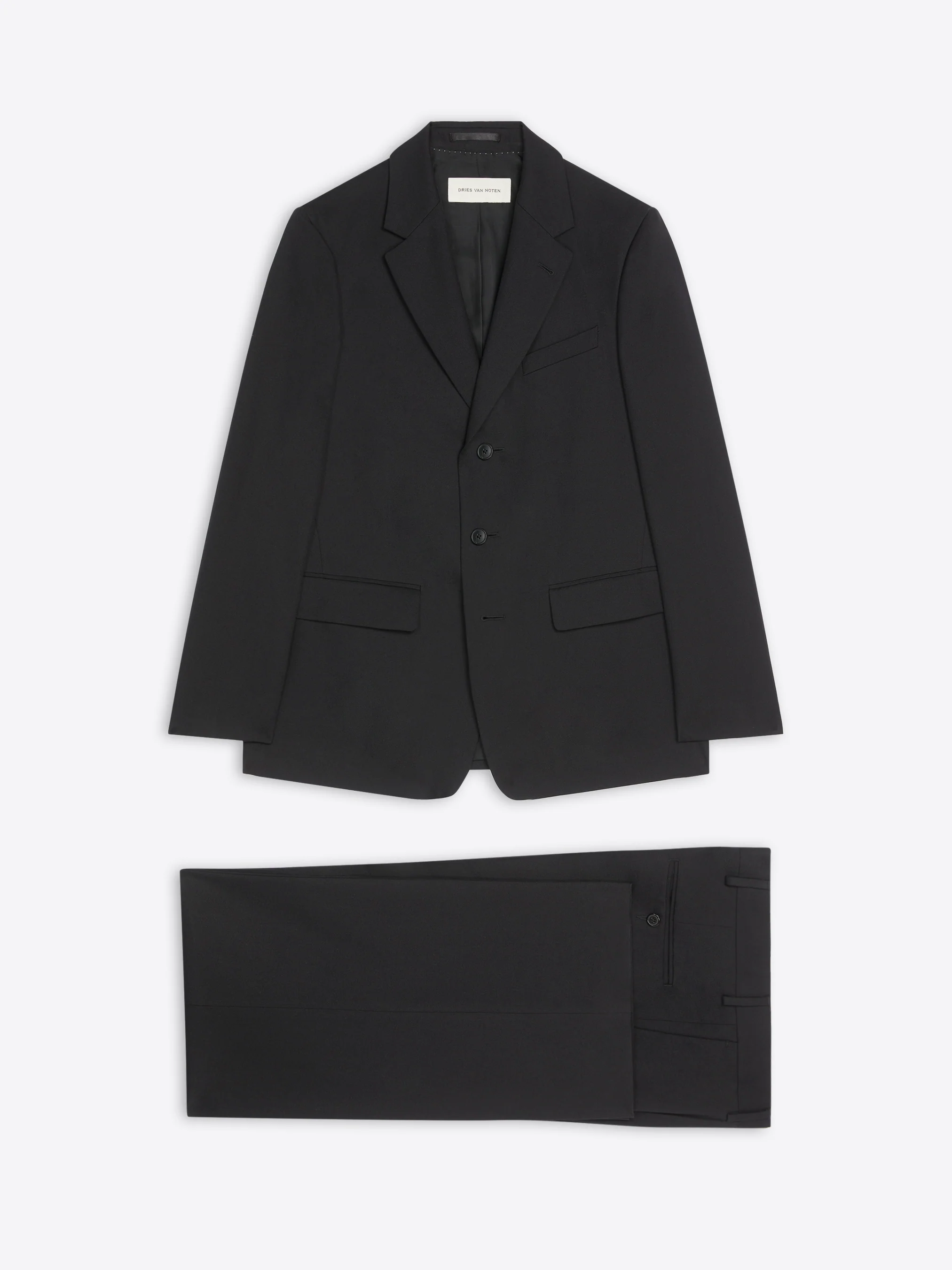 Loose fit suit