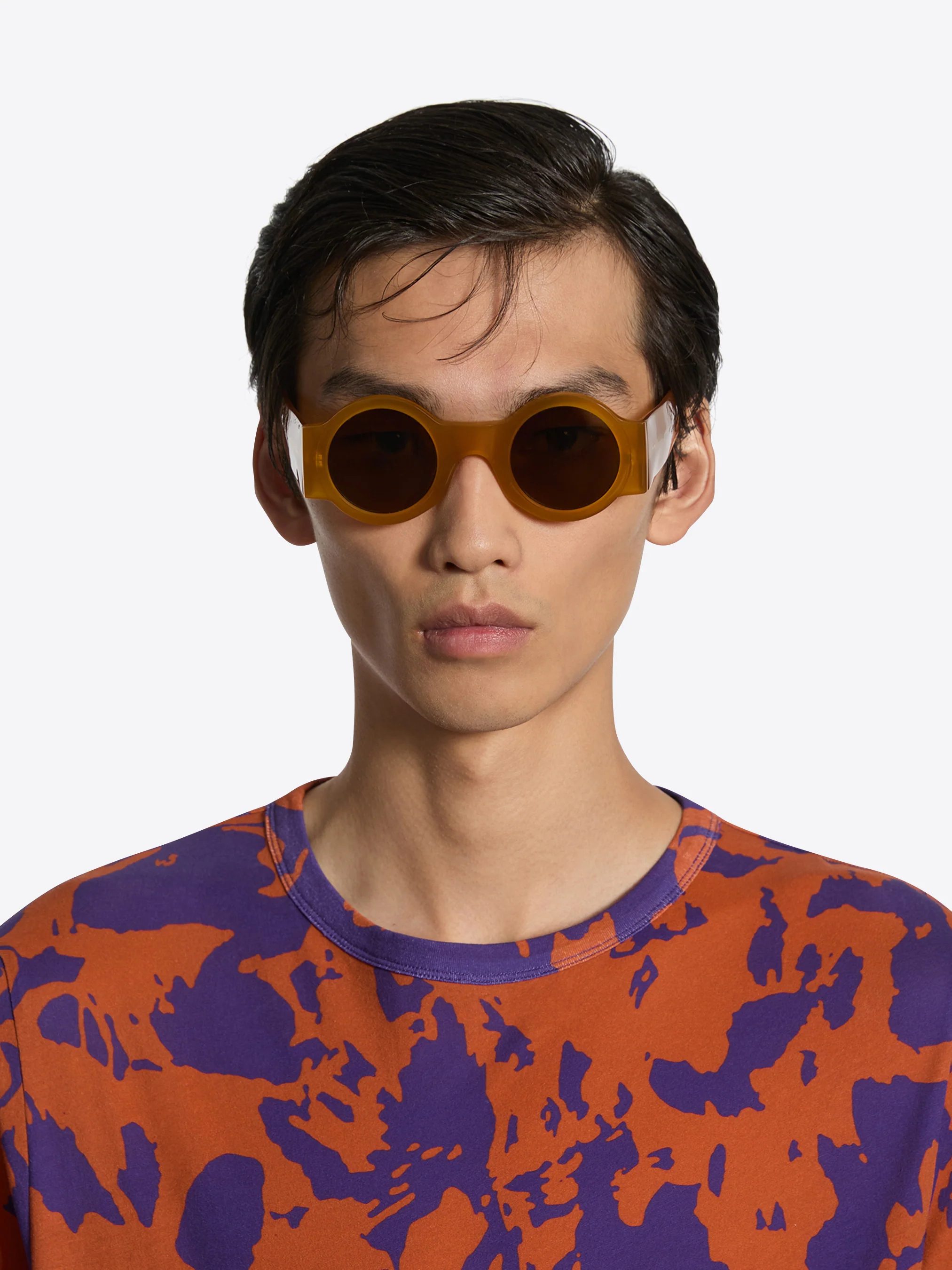 127-round-sunglasses-4.webp Round sunglasses