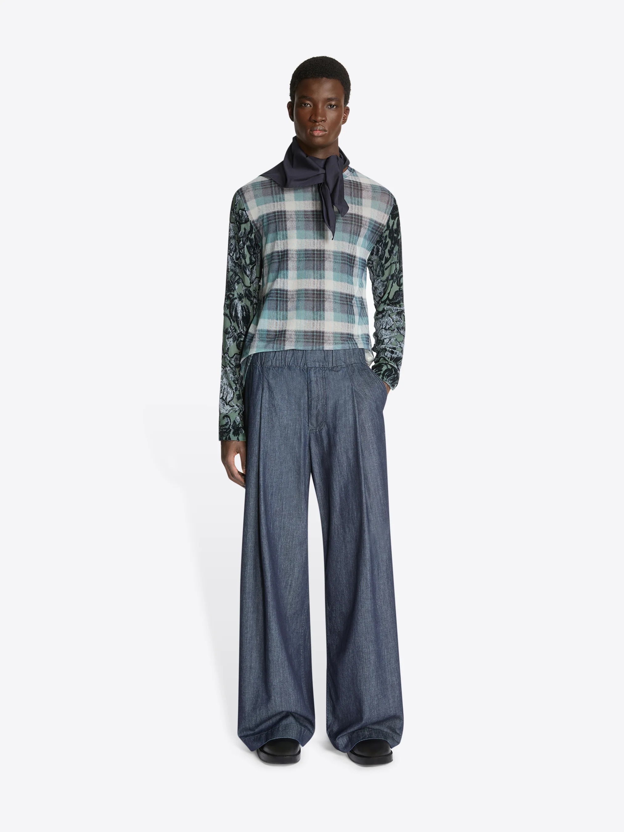 1298-elasticated-jeans-2.webp Elasticated jeans