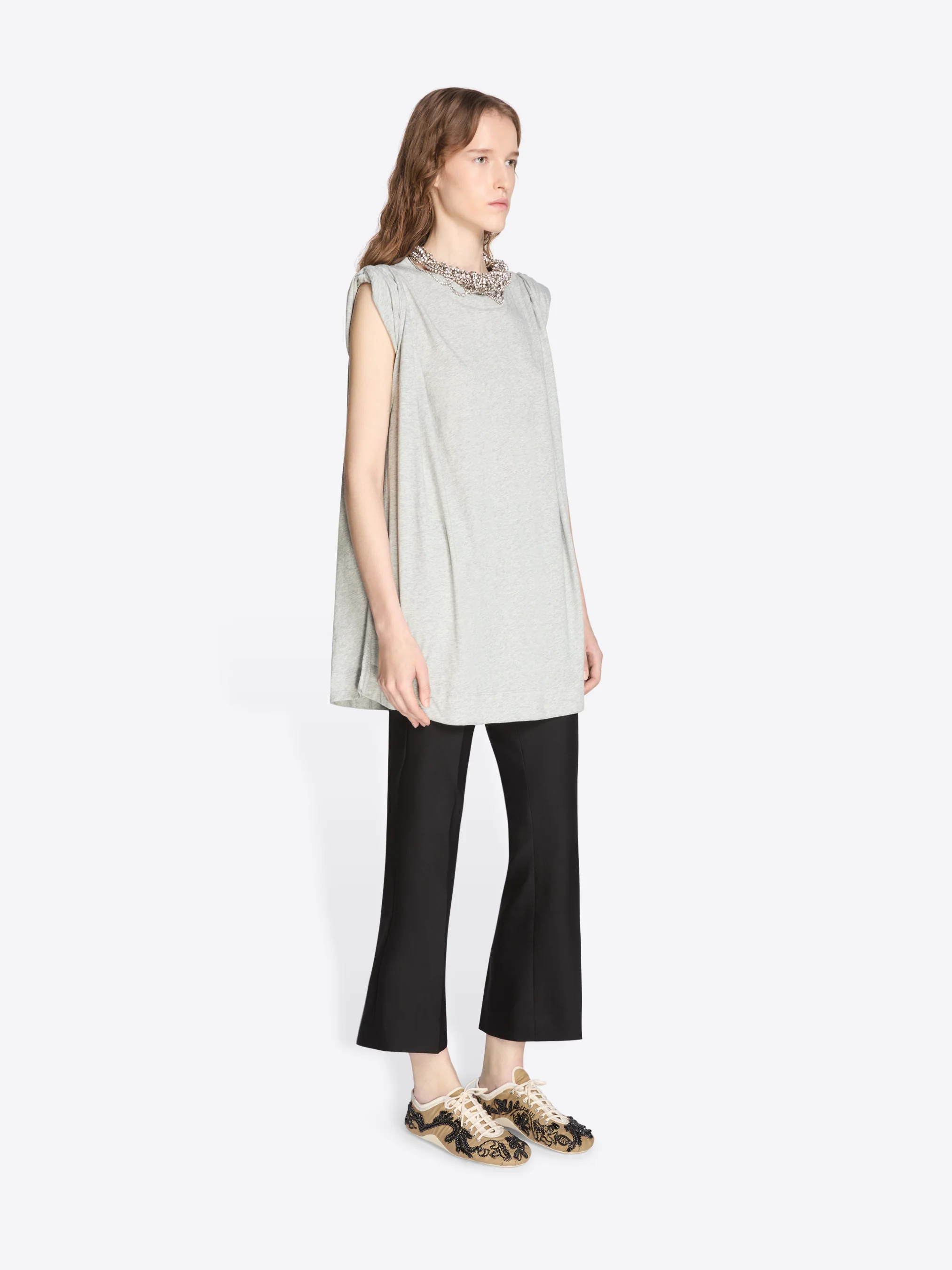 Loose sleeveless tee