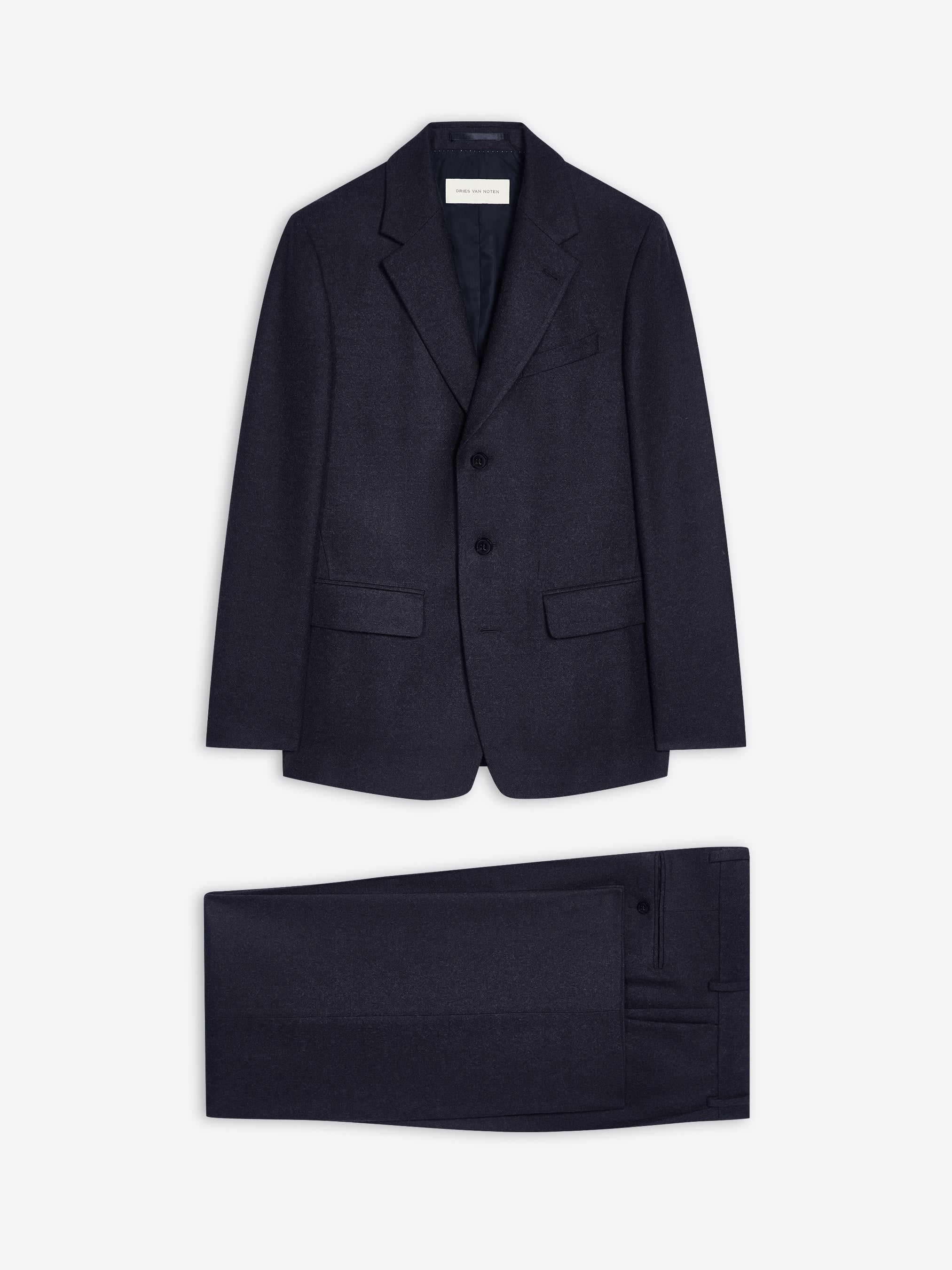 Loose fit suit