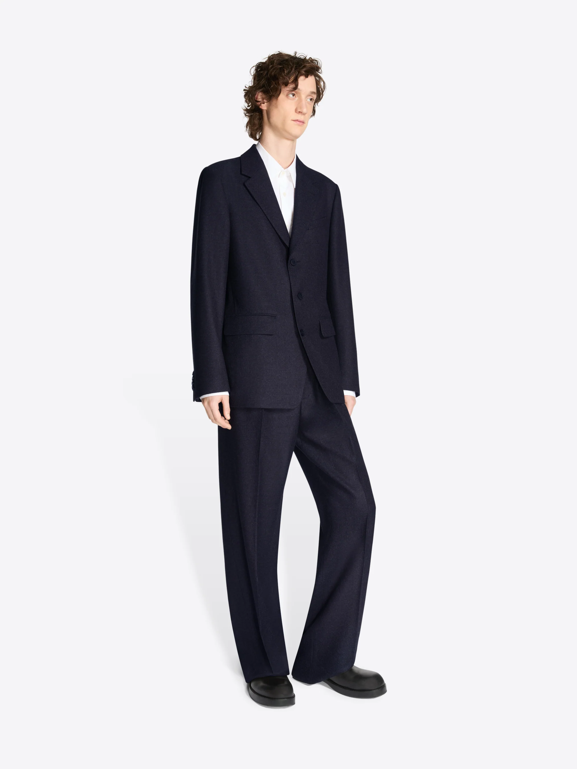 1994-loose-fit-suit-3.webp Loose fit suit