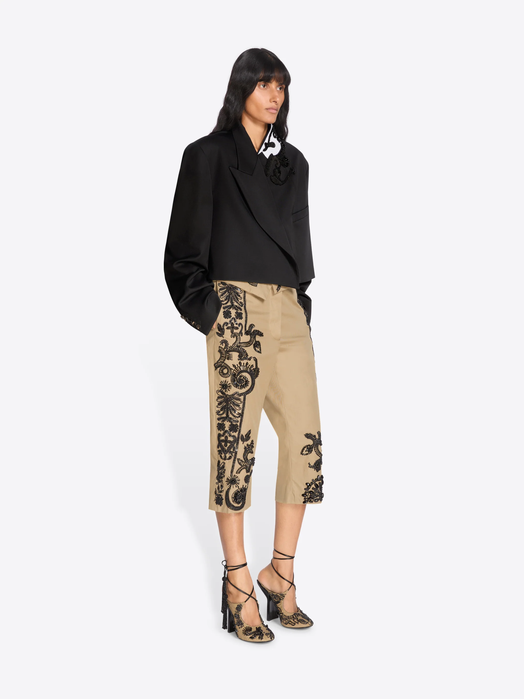Cropped embroidered blazer