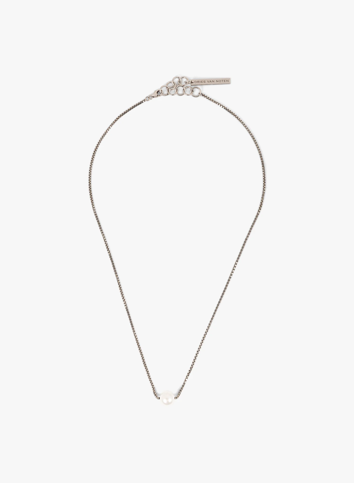 2503-pearl-stud-necklace-2.webp Pearl stud necklace