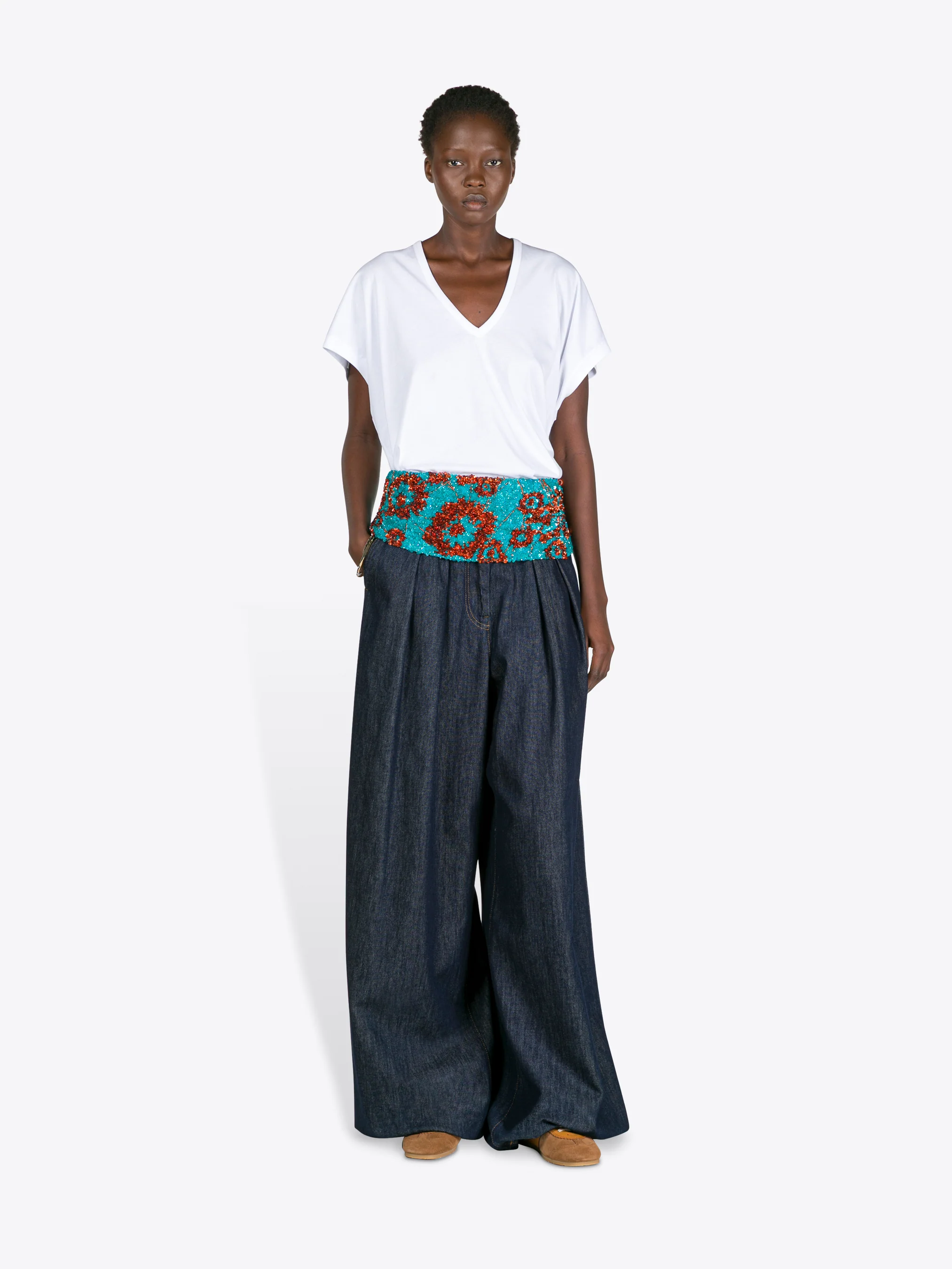 Embroidered cummerbund