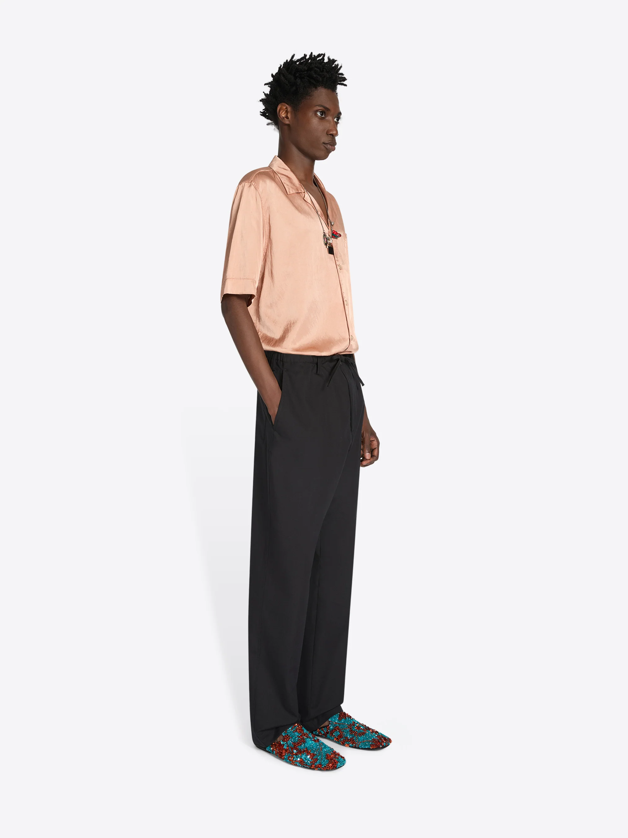 2927-straight-pants-3.webp Straight pants