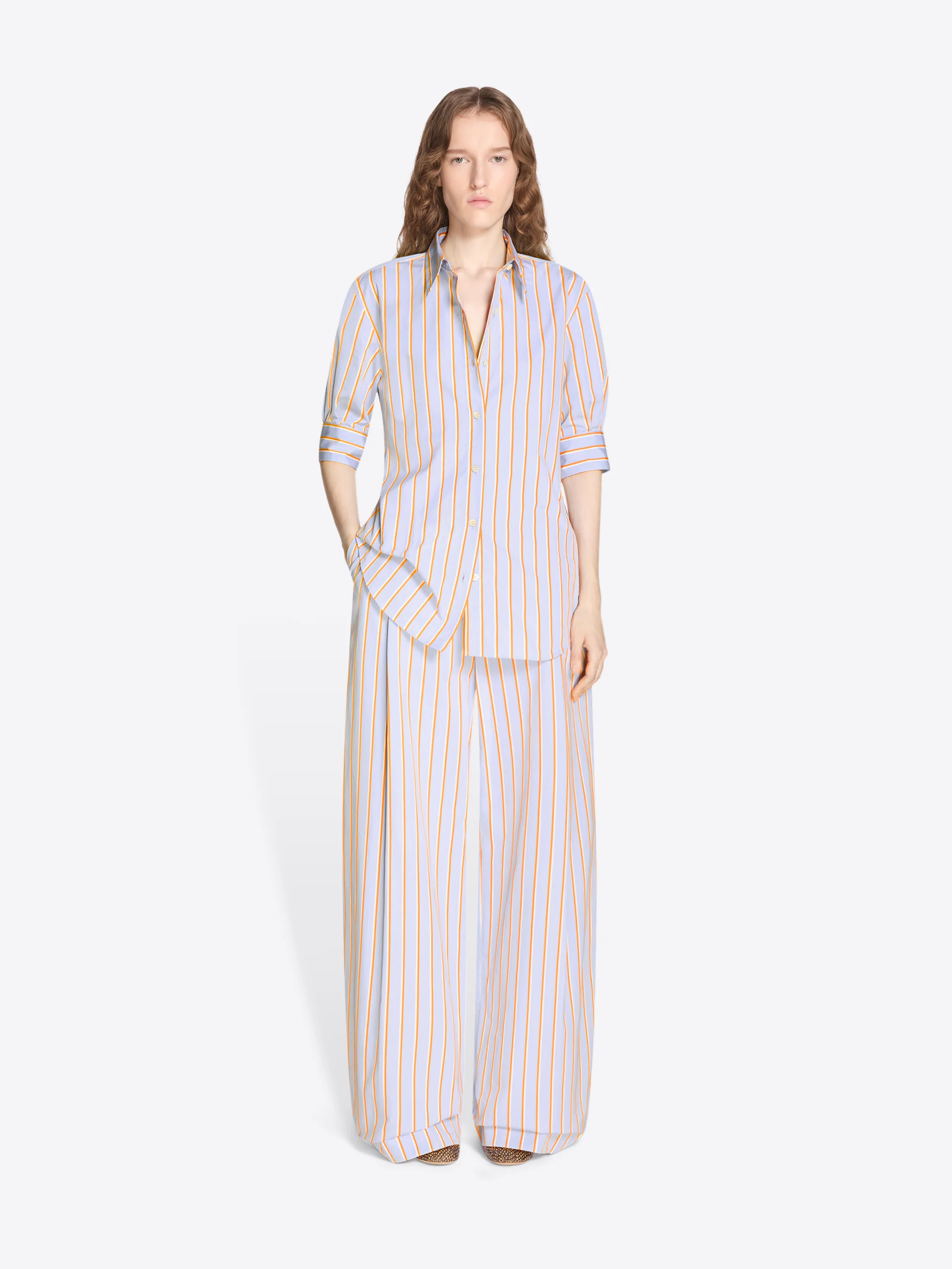 3038-wide-pleated-pants-2.webp Wide pleated pants