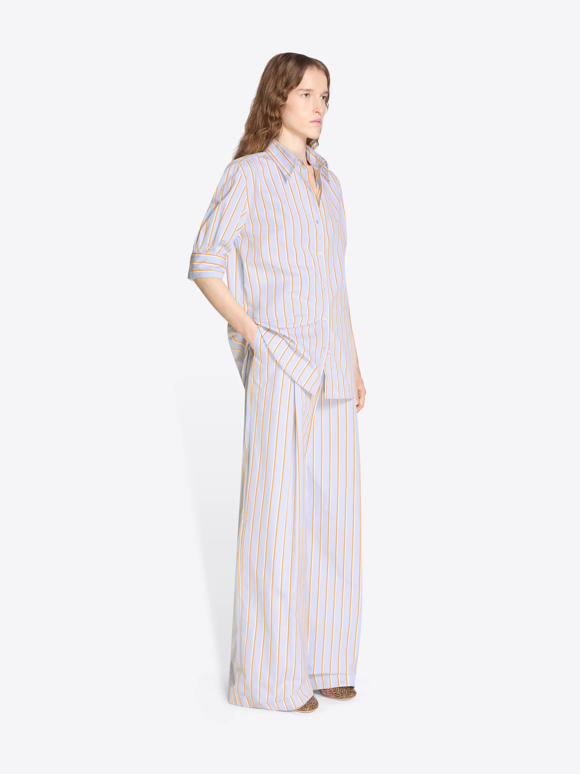 3038-wide-pleated-pants-3.webp Wide pleated pants