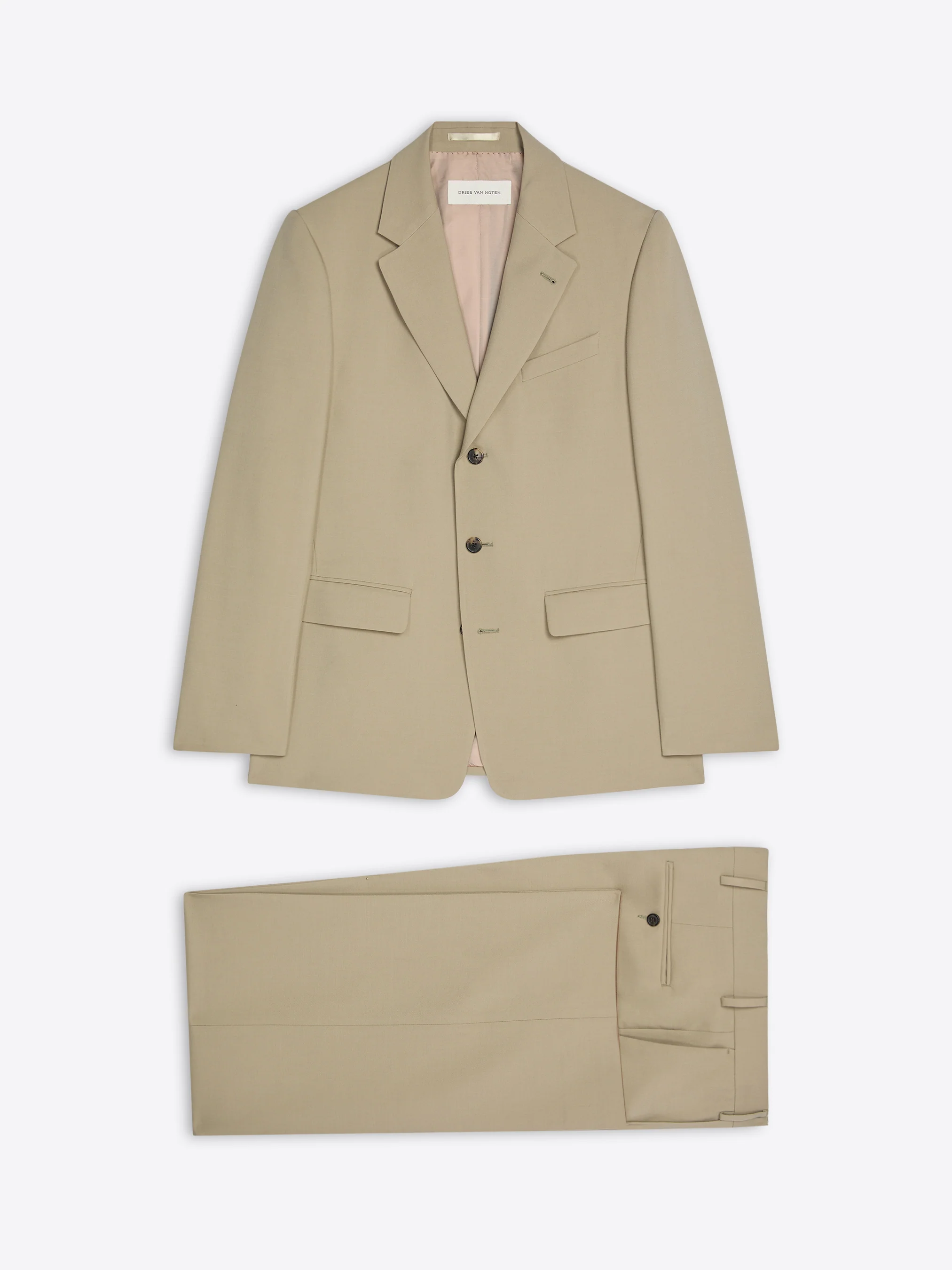 Loose fit suit