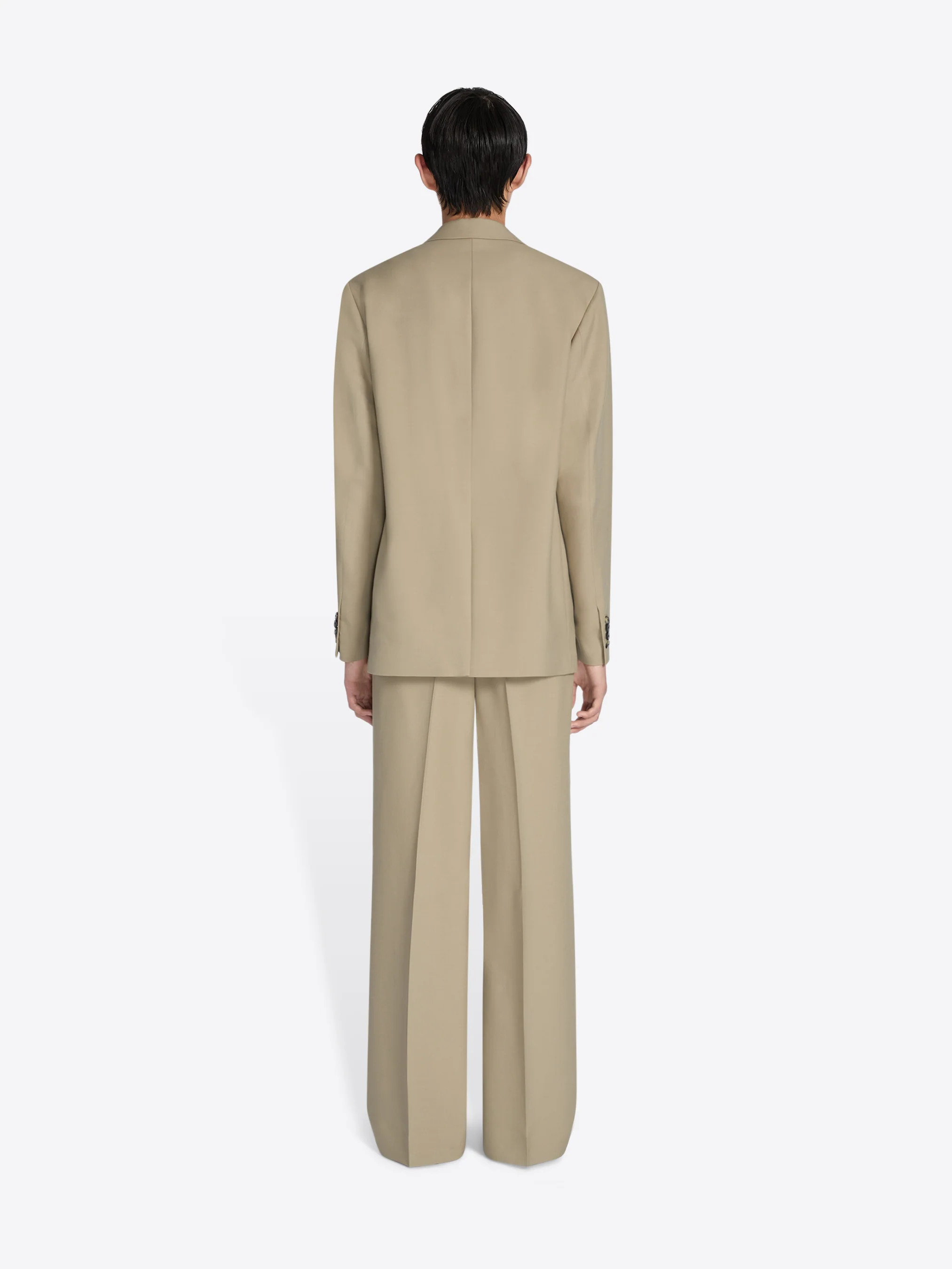 Loose fit suit