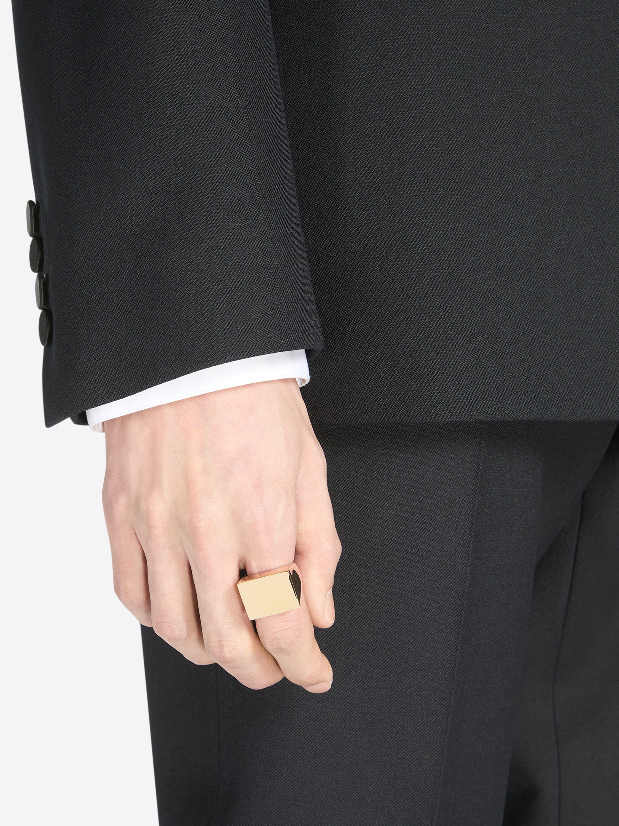 Signet ring
