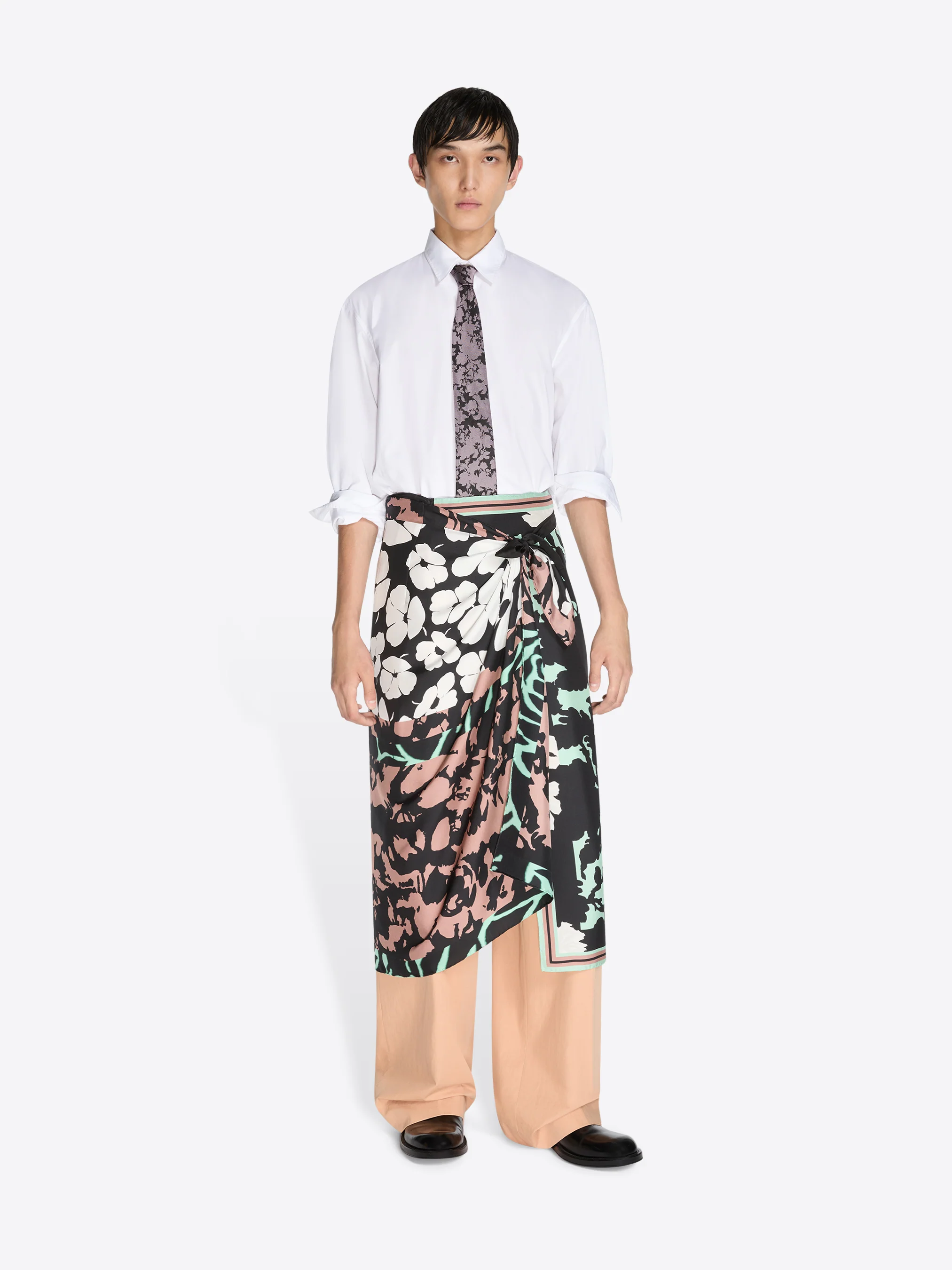 32-long-wrap-scarf-skirt-6.webp Long wrap scarf-skirt