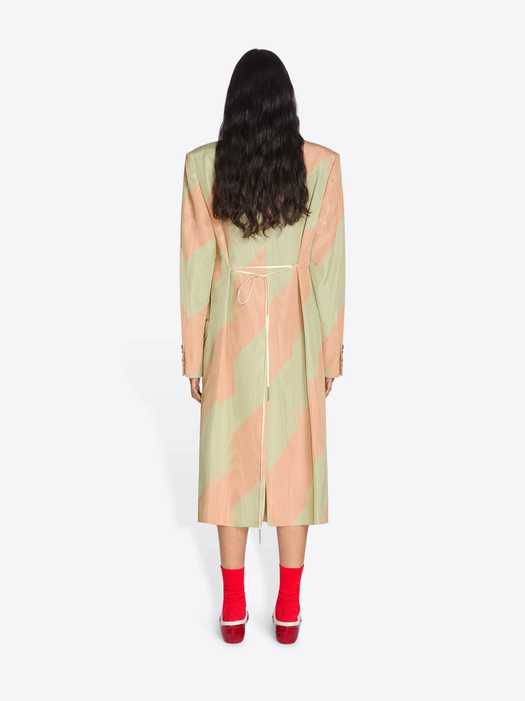 3756-oversized-moire-coat-4.webp Oversized moiré coat