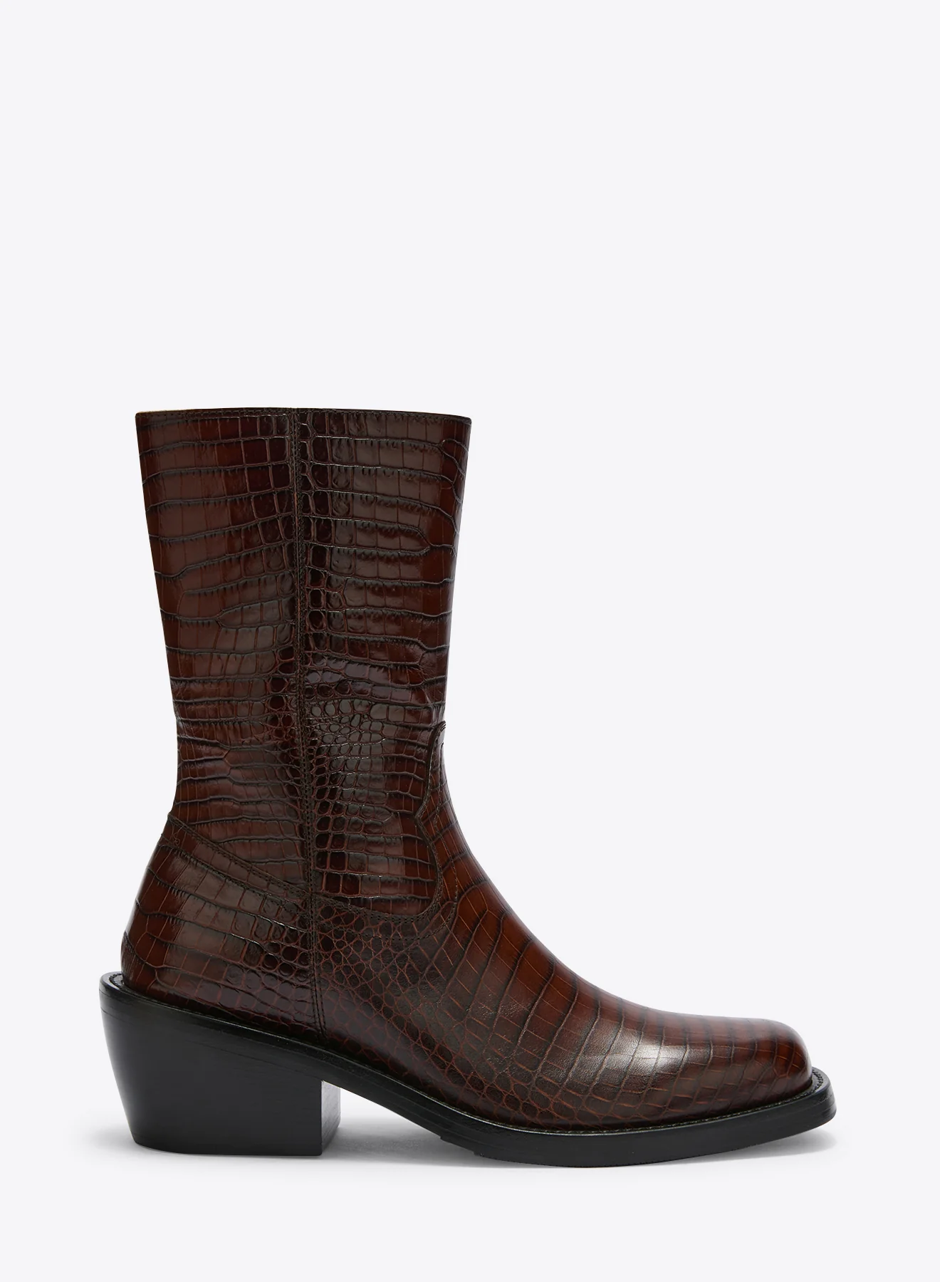 436-high-leather-boots-1.webp High leather boots