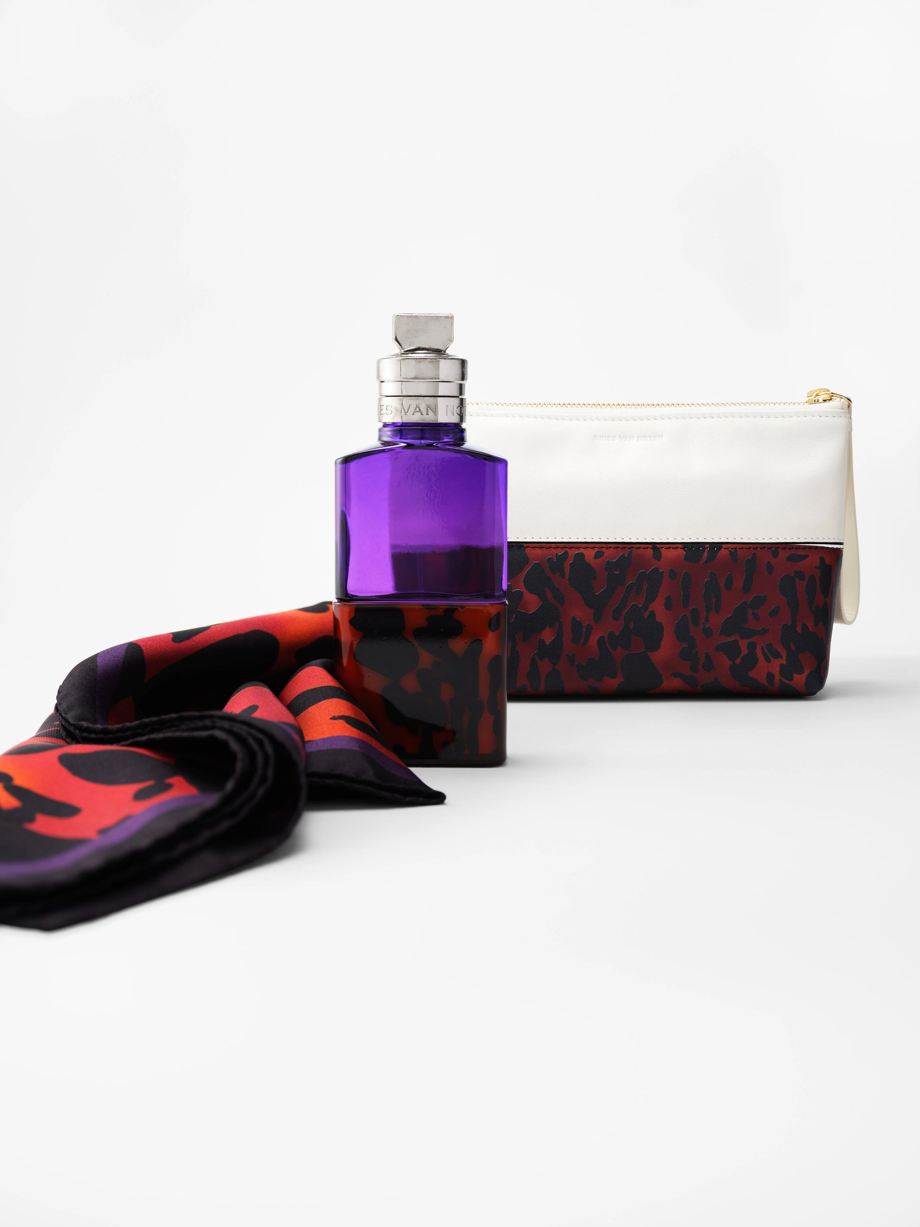 542-foulard-fleur-du-mal-3.webp Foulard Fleur du Mal