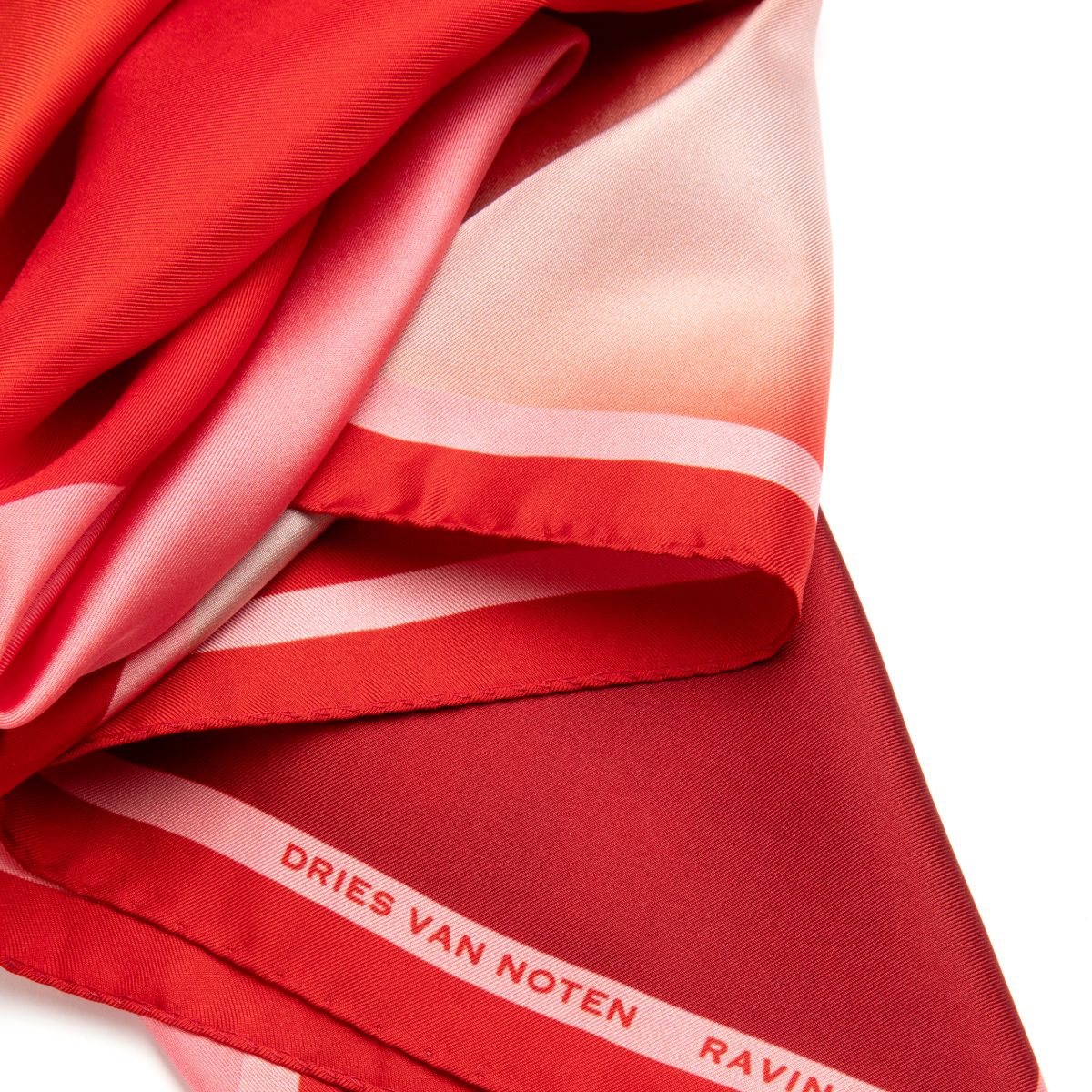 560-foulard-raving-rose-2.jpg Foulard Raving Rose