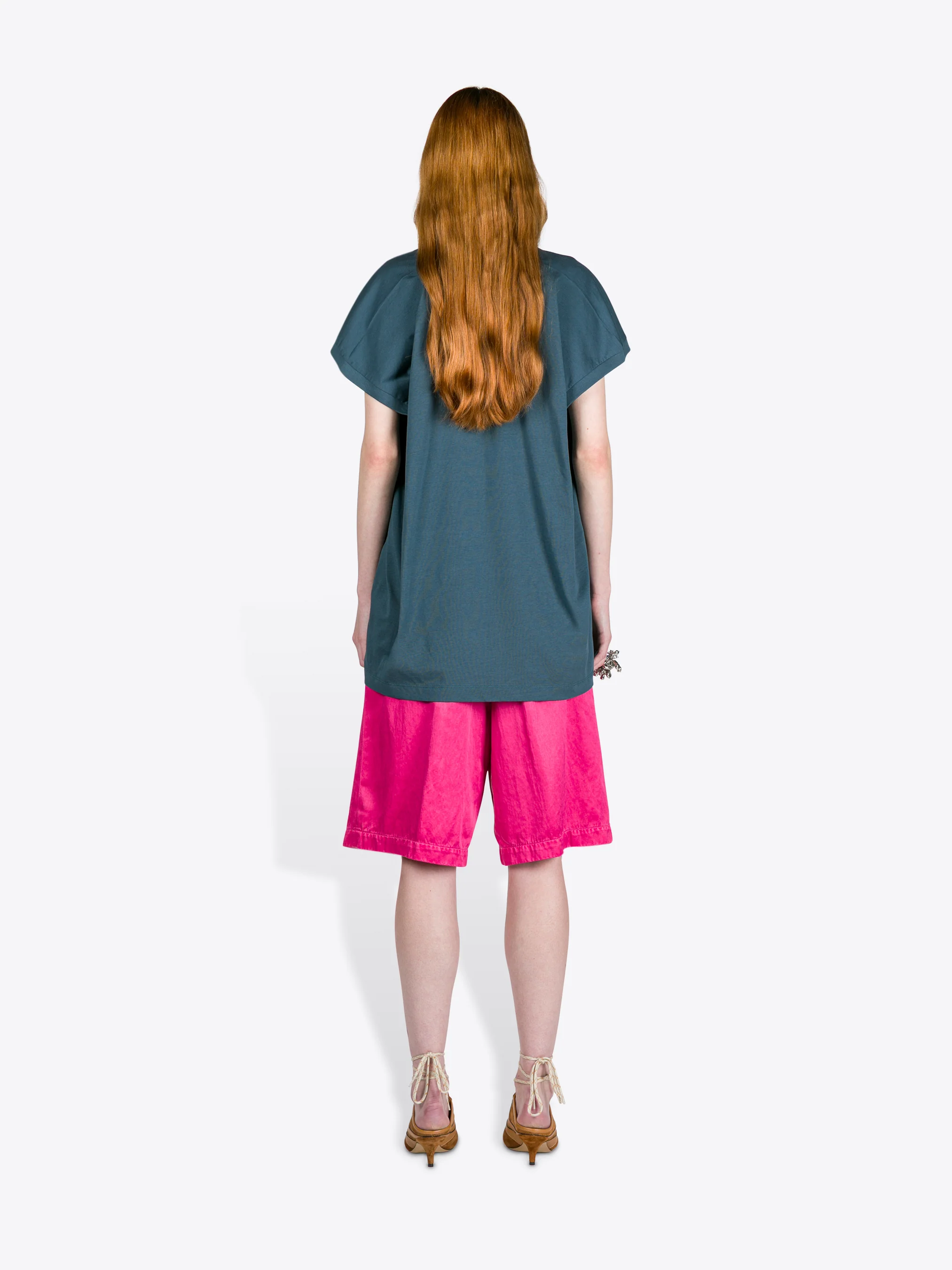 813-v-neck-tee-8.webp V-neck tee