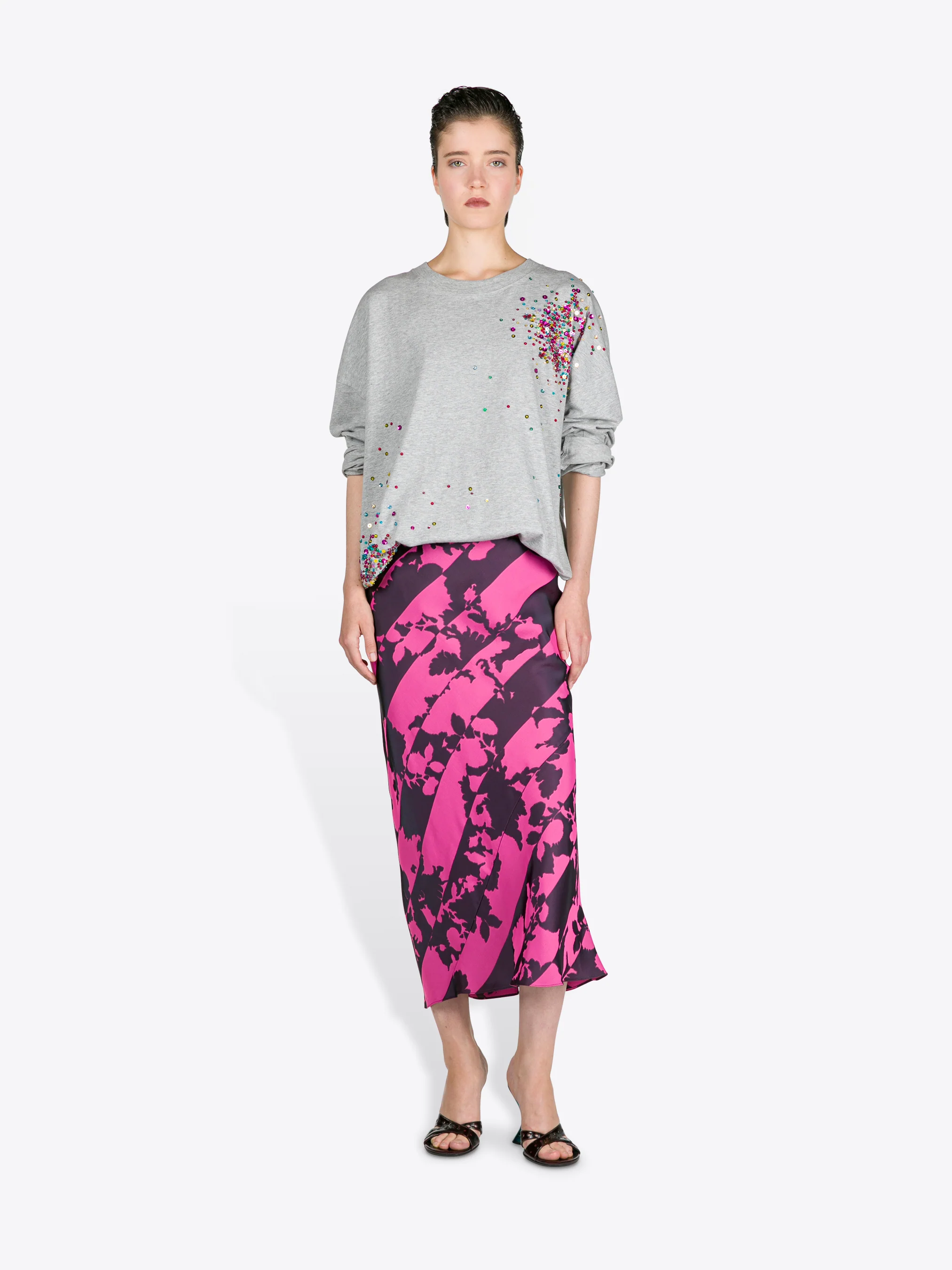 913-embellished-long-sleeve-tee-2.webp Embellished long sleeve tee