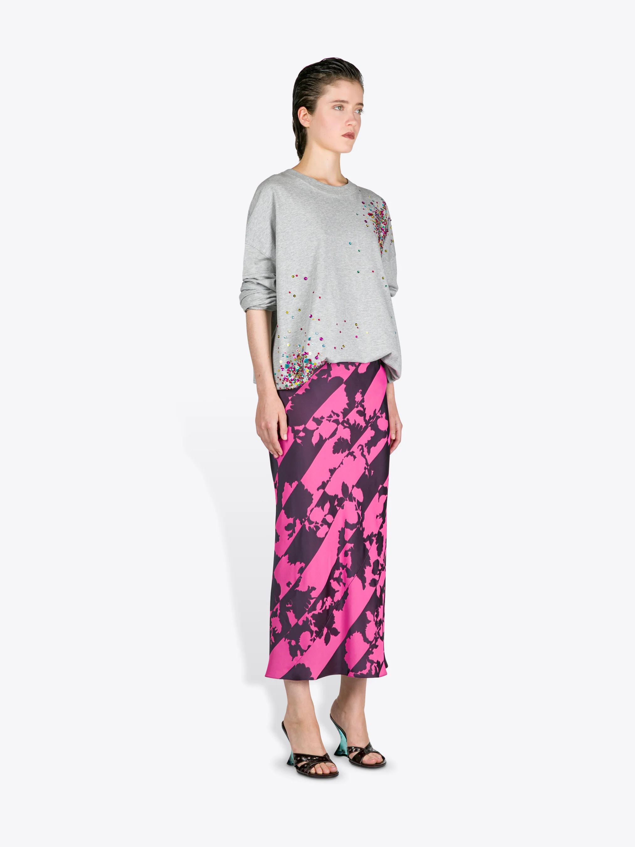 913-embellished-long-sleeve-tee-3.webp Embellished long sleeve tee