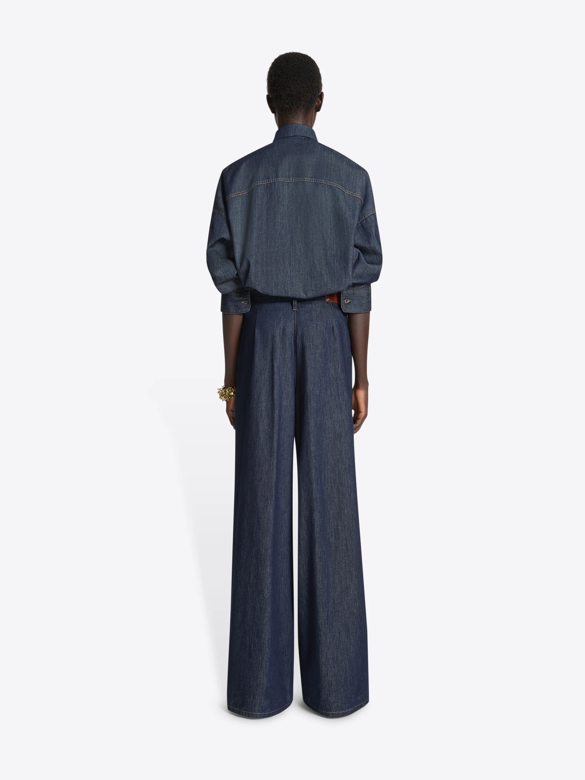 Wide pleated jeans